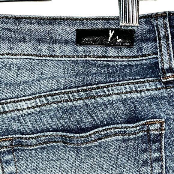 KUT from the Kloth Gidget Fray Hem Denim Shorts Size 4 Distressed Jean Cutoffs - Picture 3 of 7